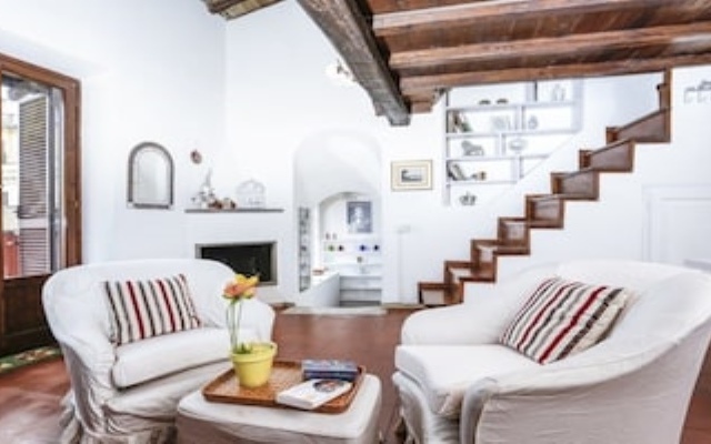 Pantheon Romantic Nest with Terrace