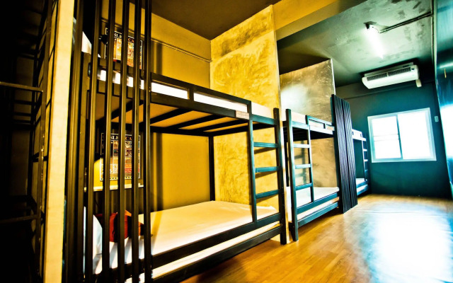 Sleep cafe hostel