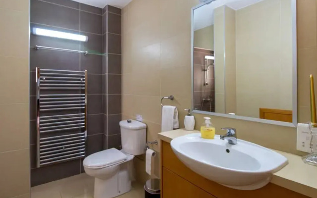 Hg07 Adjacent to Aphrodite Hills- Private Pool, Large Terrace
