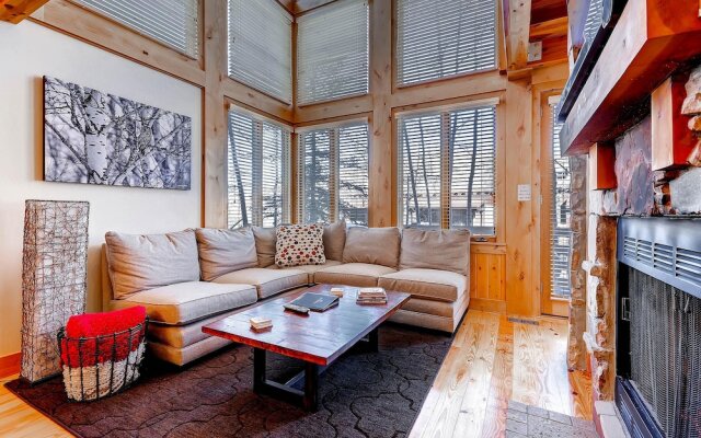 Portico 7 by Park City Lodging