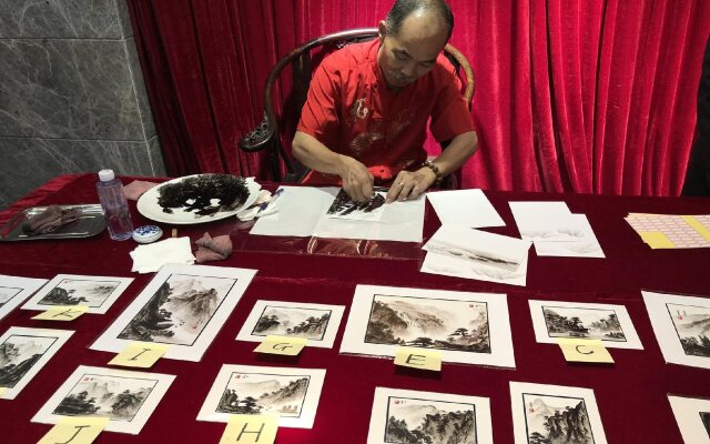 La Perle International Hotel - Free shuttle between hotel and Exhibition Center during Canton Fair & Exhibitor registration Counter