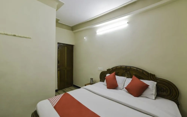OYO 28641 Vijaya Deepa Guest House