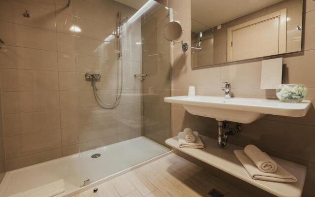 Romana Beach Apartments