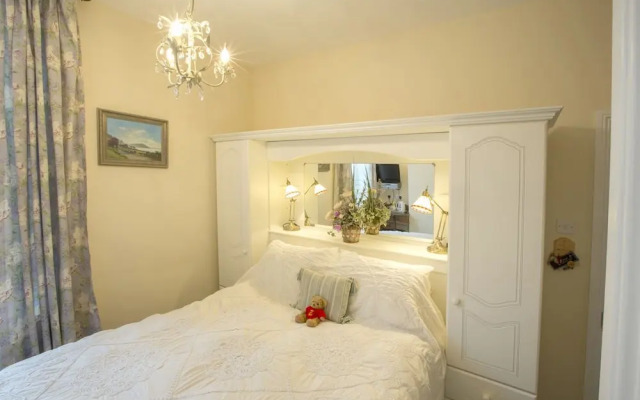 Albany House Bed And Breakfast