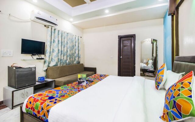 FabHotel Queen Palace