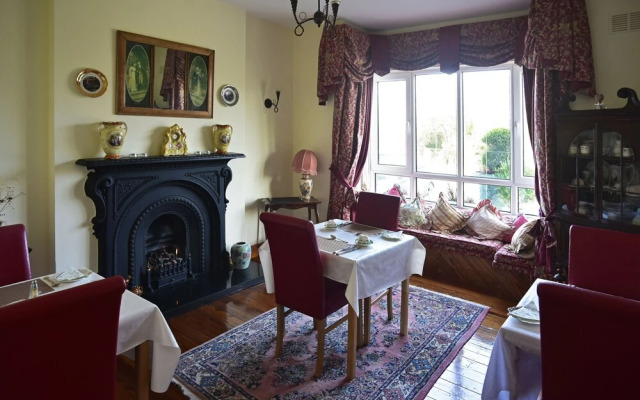 Moyglare Lodge Country House B&B