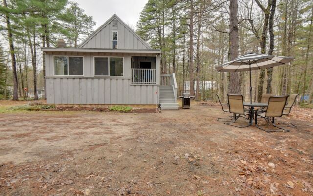 Family-friendly Center Ossipee Cabin w/ Fire Pit!