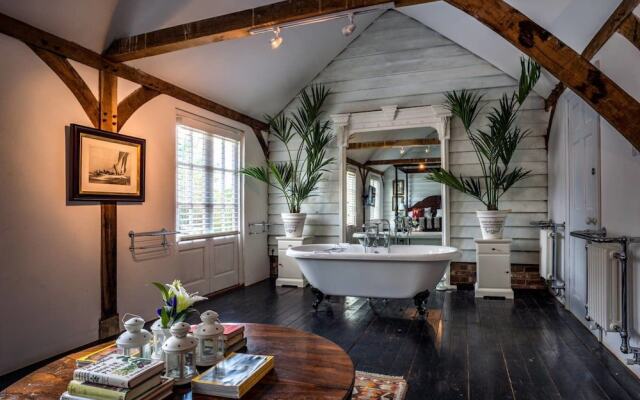 Captain's House / 9-bed Home on Osea Island, Essex