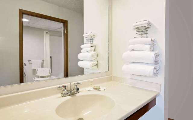 Super 8 by Wyndham Centerville