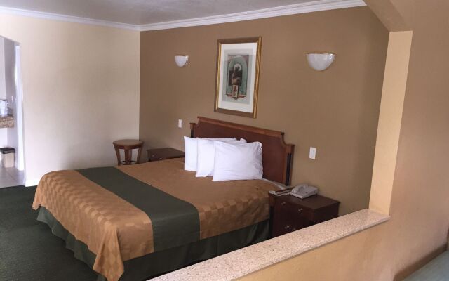 Walnut Inn & Suites West Covina