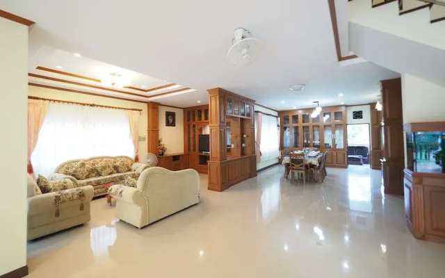 Lana Pool Villa
