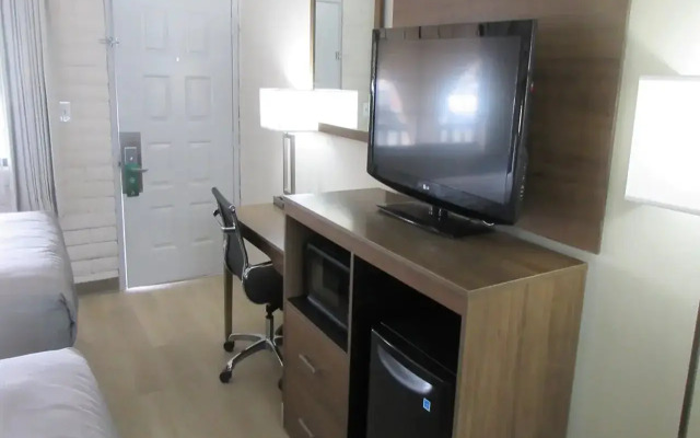 Quality Inn - фото 3