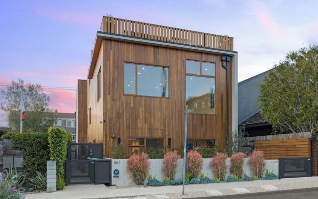 Cedar Loft Villa