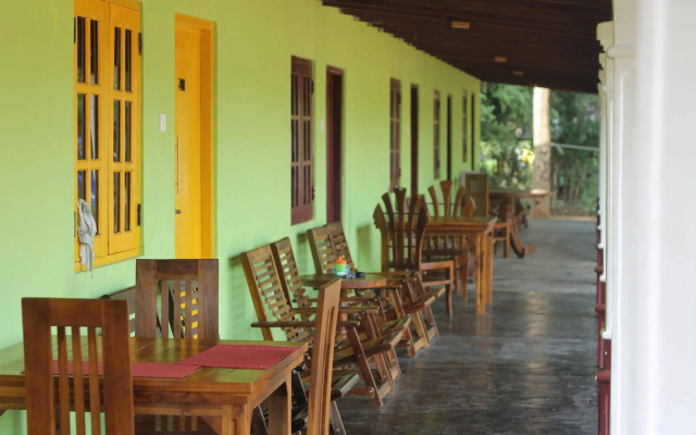 Apsaras Resort Sigiriya