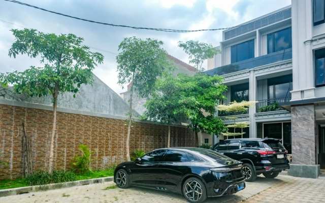 Urbanview TWH Costel near Stadion Maguwoharjo Yogyakarta