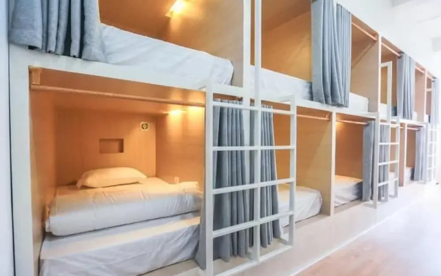 Petit Espace Hostel