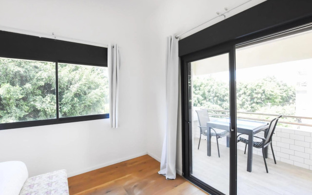 Serene 2BR in Dizengoff Square by HolyGuest