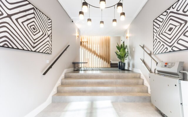 ELEVEN Apartments Real de la Carretería, by Homing U