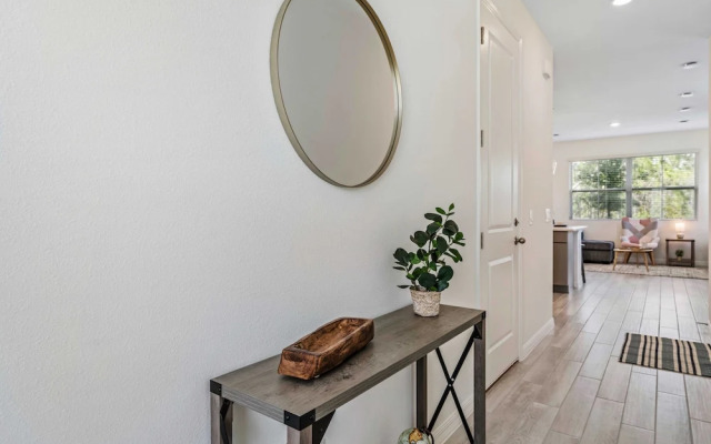 1080 Plantation Lane