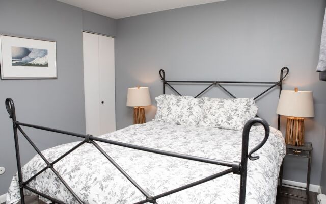 6 Chamonix Lane 1 Bedroom Townhouse by RedAwning