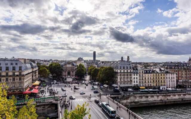 Luxury Apartment on the Ile de la Cité