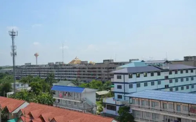 Grand Diamond Nava Nakorn Hotel
