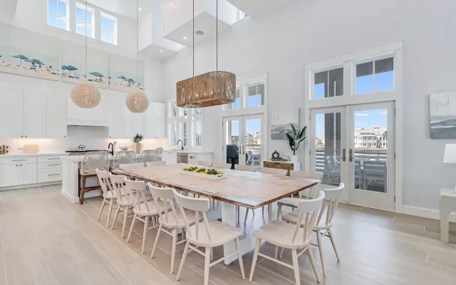 Lakeside Luxury 230 LAK