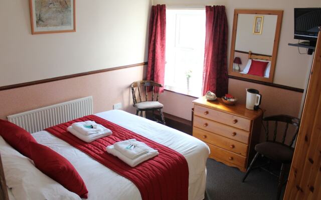 The Middlegate Hotel