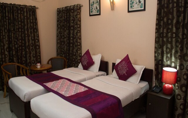 OYO 2371 Hotel The Room
