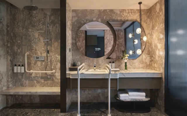Intercontinental Xiangyang by IHG