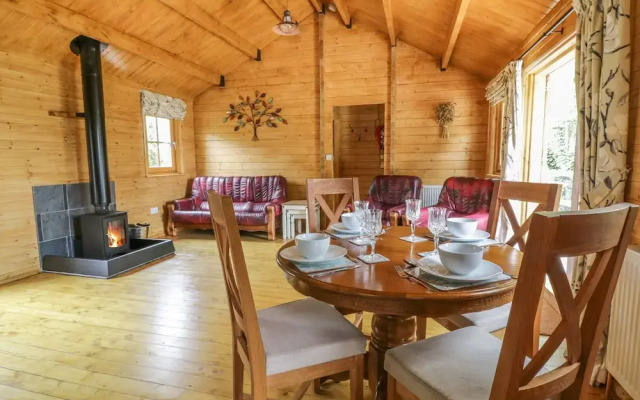 Acorn Lodge
