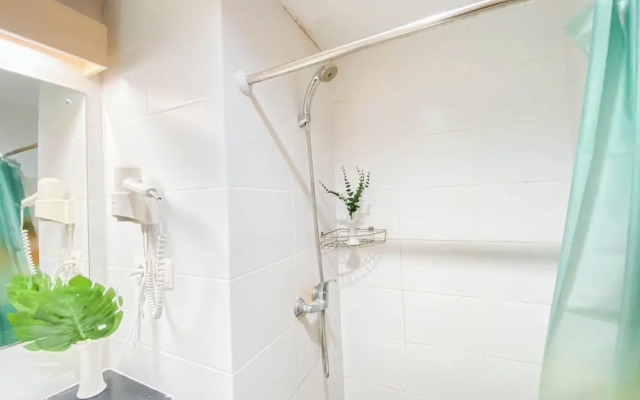 Homey Studio Apartment at Beverly Dago
