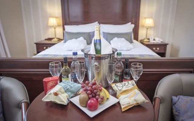 Salutation Hotel
