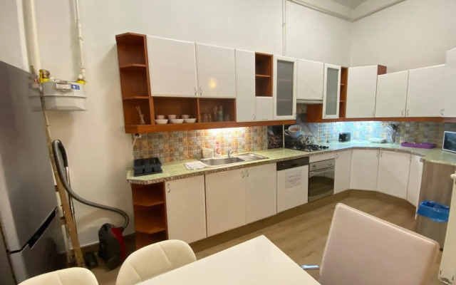 Park Danubes view central market Budapest