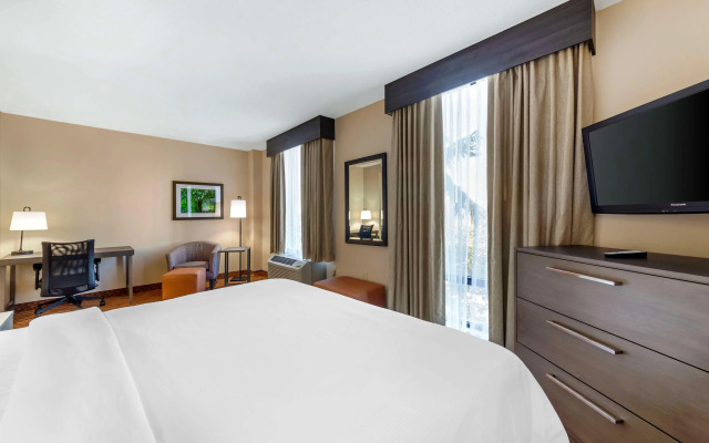 Best Western Plus Kendall Hotel & Suites