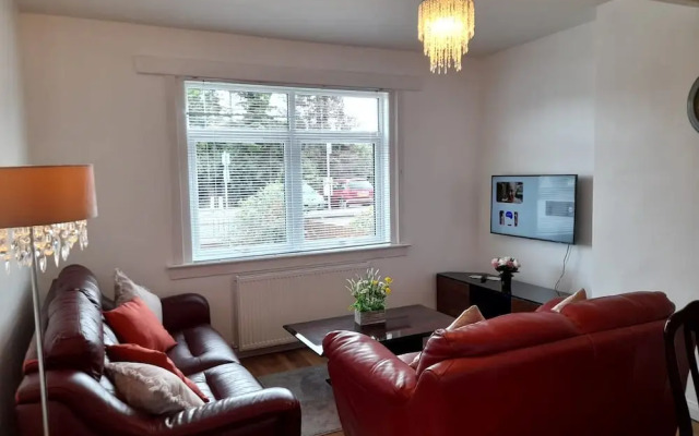 House-3br-garden-parking-near Inverness Castle