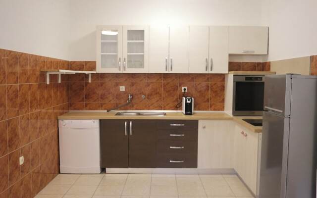 Beachfront Apartment Drazen, With Patio & Parking