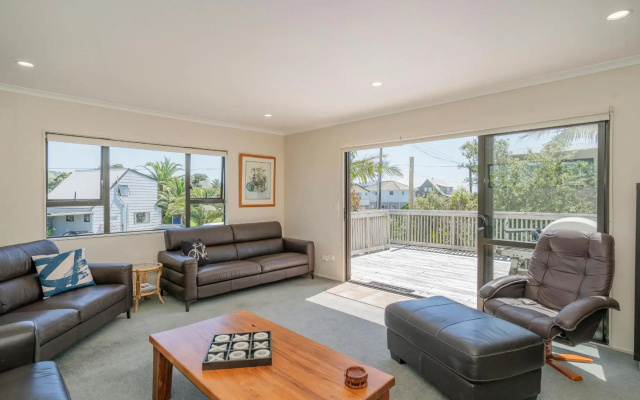 Surf Stay - Whitianga Holiday Home