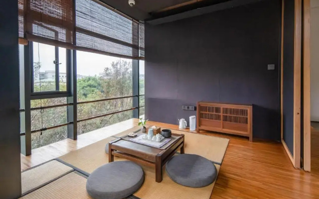 Taihua Wutong Hotel