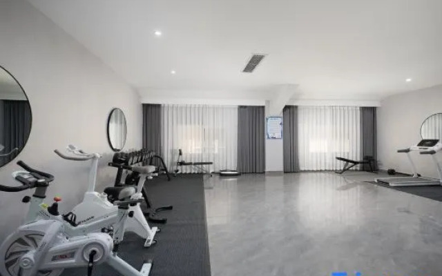 Xichang Guantang Hotel (Qionghai 17 Degrees Tang Garden Branch)