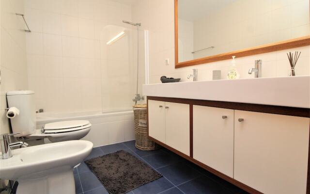 Paul do Mar Charming Apartment T2