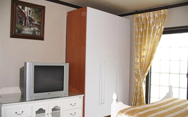 Boryeong Bluehill Pension