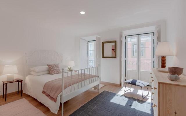 Bright & Spacious W/ Orange Tree Patio by TimeCooler