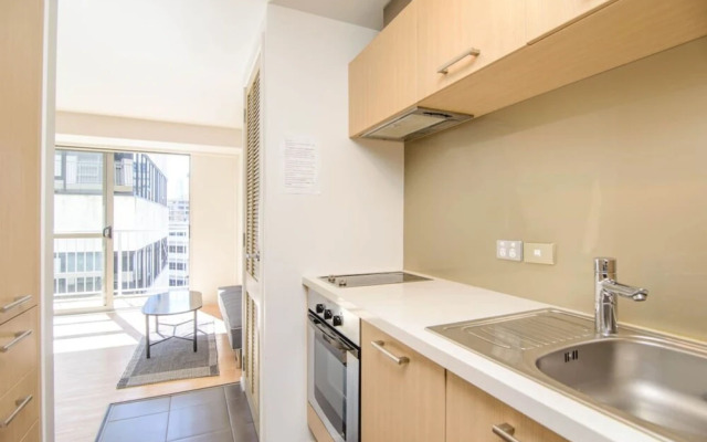 Modern 2 Bedroom Apartment in the CBD