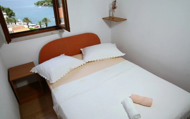 Neda - Perfect Location & Free Parking - A2