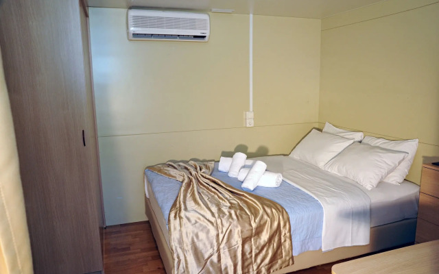 Chrissa Camping Rooms & Bungalows