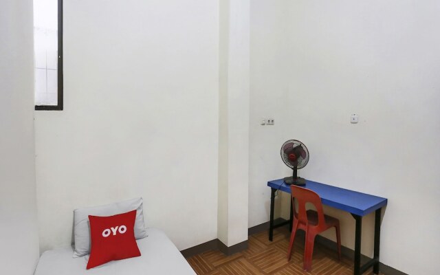 OYO 90825 Hotel Lizha 2