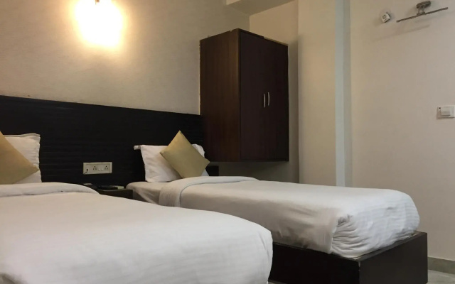OYO Rooms Mall Road Cantonment