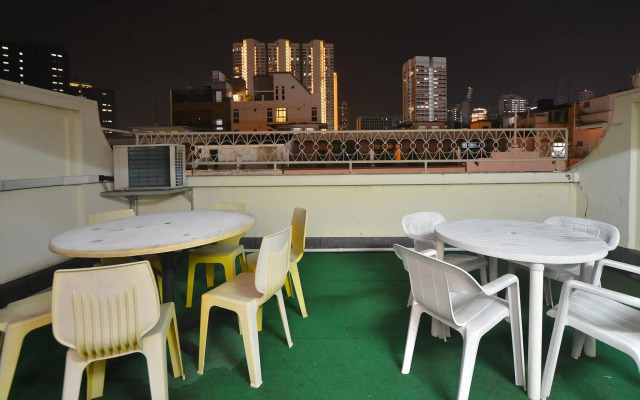 RedDoorz Hostel near Farrer Park MRT