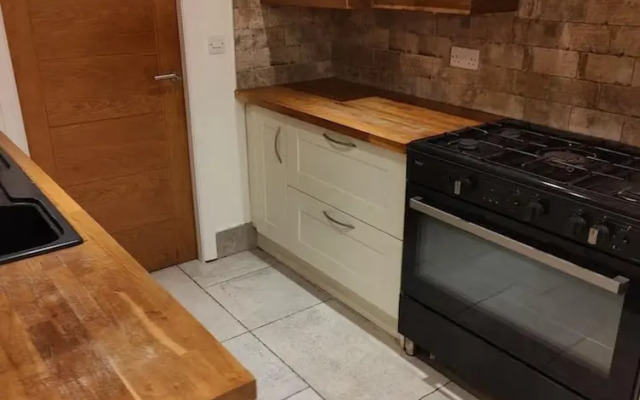 4 Guests - Bbq - Parking - Garden